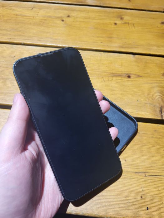 Iphone 16e продаю (Айфон)