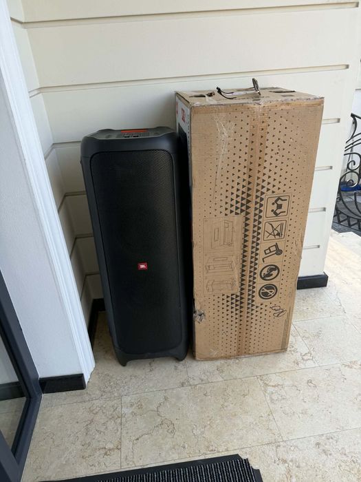 Vand boxe JBL Noi