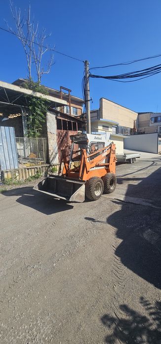 Bobcat мини челен товарач