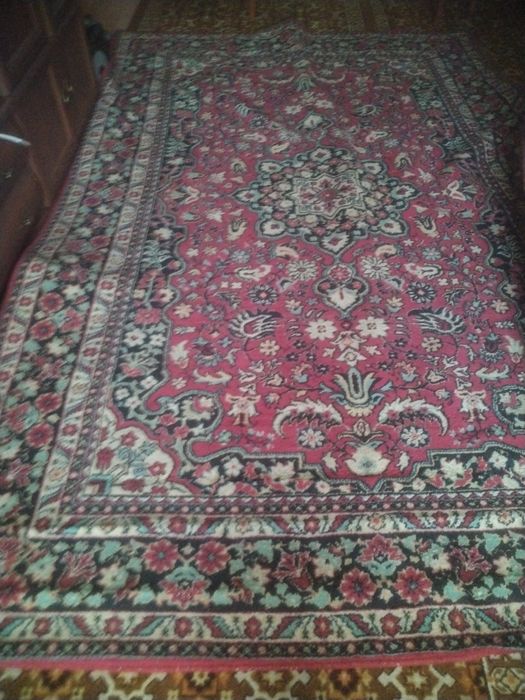 Продам       ковёр