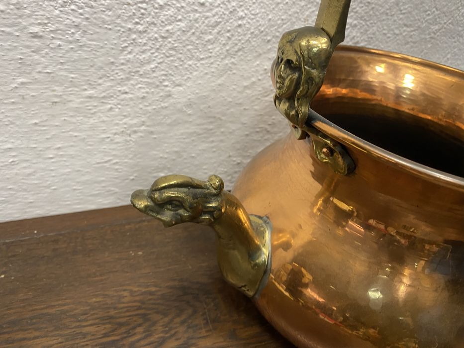 Медна кашпа с месингови орнаменти 1950те Индия декор