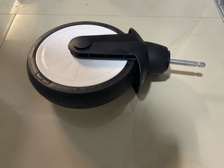 Roata mare universala rosu/ gri/ alb tricicleta Smartrike
