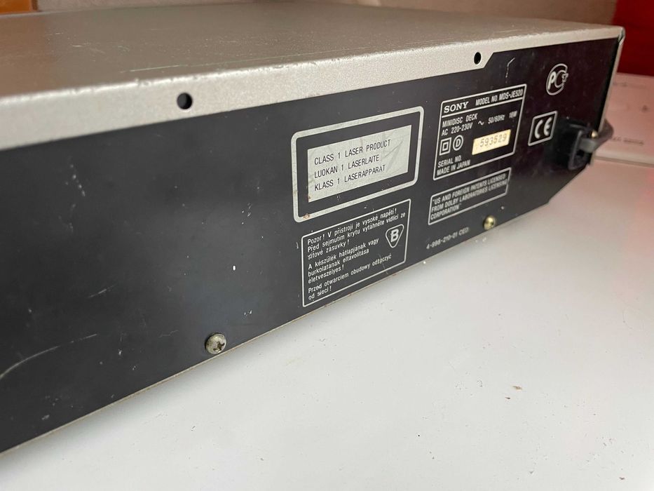 Vând Sony MiniDisc Deck MDS‑JE520.