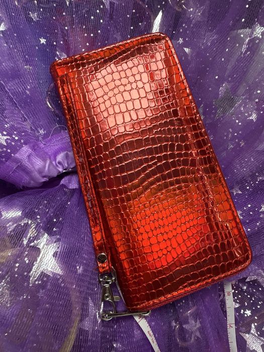 portofel rosu metalic cu argintiu nou