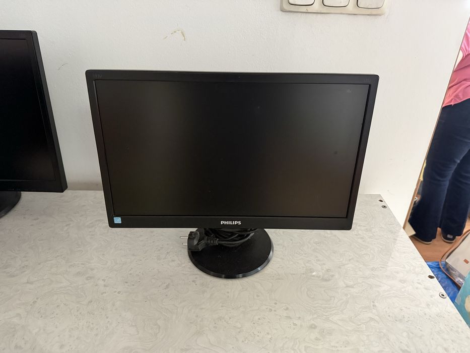 Monitor LG / Philips 14” cu DVI si VGA – funcțional