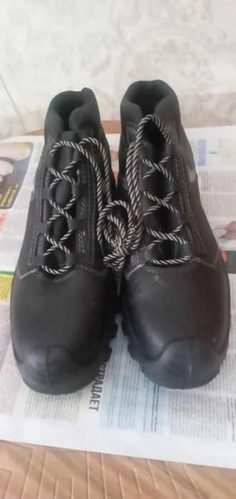 Продам рабочие ботинки летние и зимние