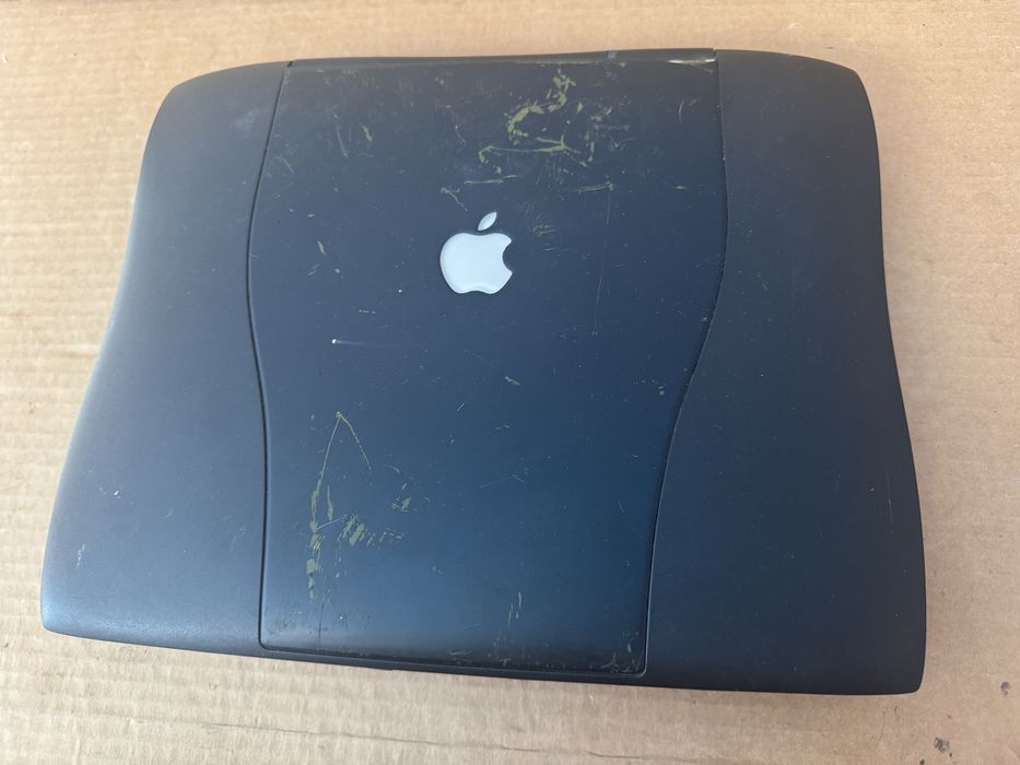 Ретро лаптоп Apple Macintosh PowerBook G3