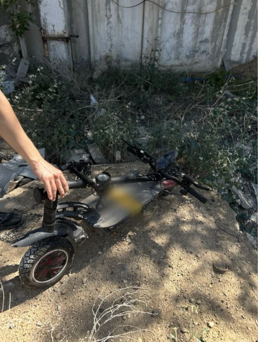 Продам электросамокат kugoo g buster