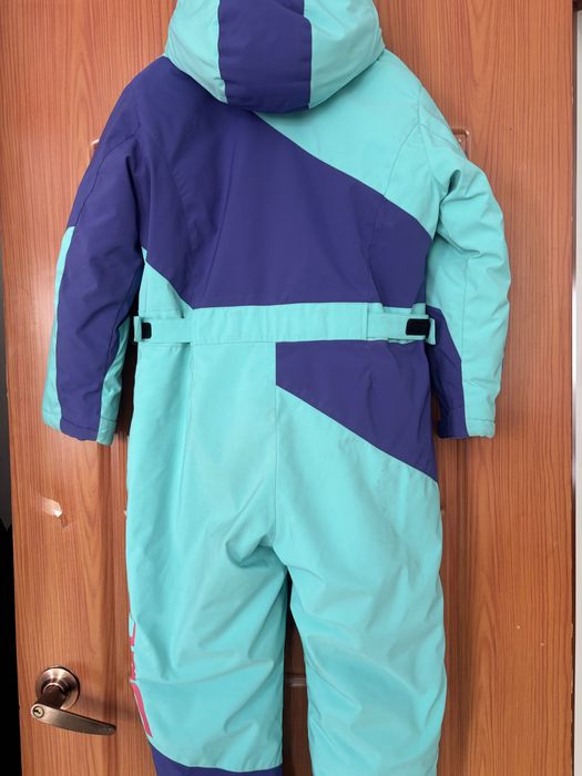 Продам комбинезон для девочки