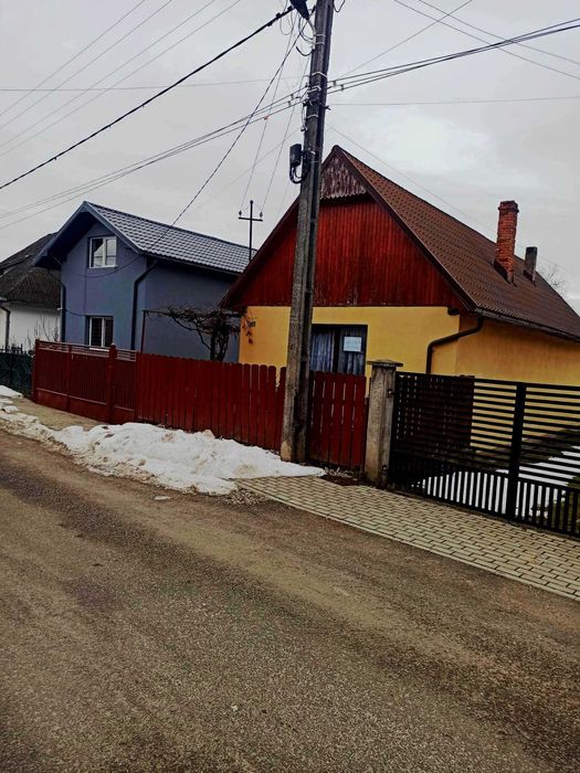 casa  in centrul satului CRACIUNESTI la 6 km de SIGHETU MARMATIEI