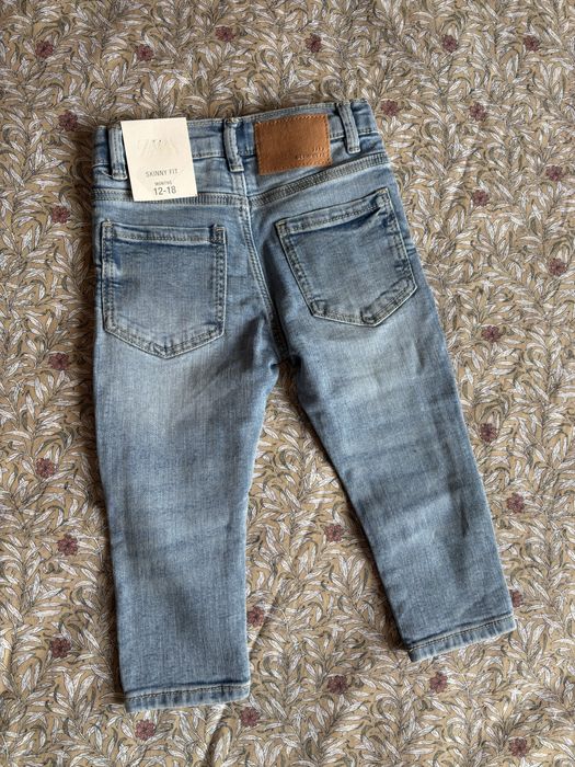 Бебешки дънки ZARA