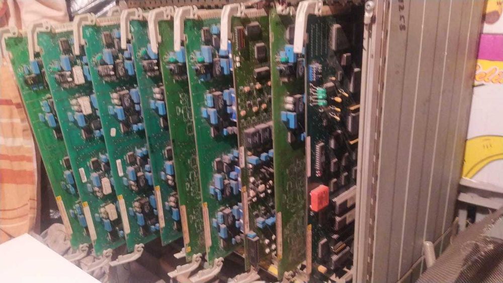 Офисная АТС Hicom 130