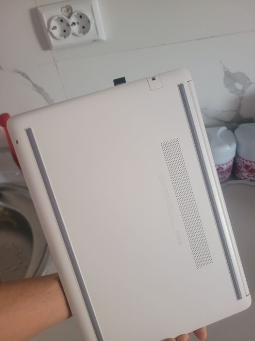 Notebook hp sotiladi judaxam shoshilinchda