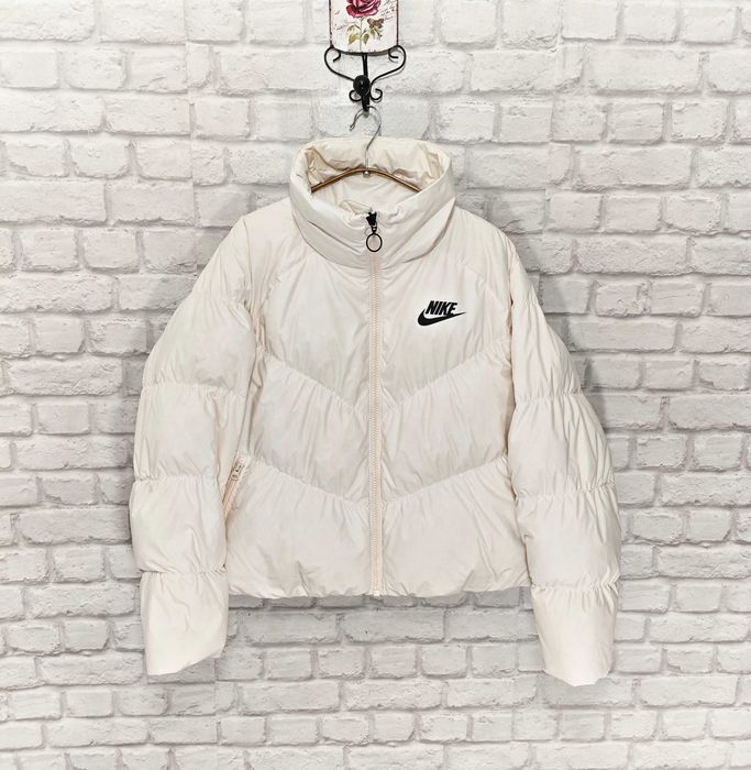 NIKE Оригинално дамско яке с пух размер М
