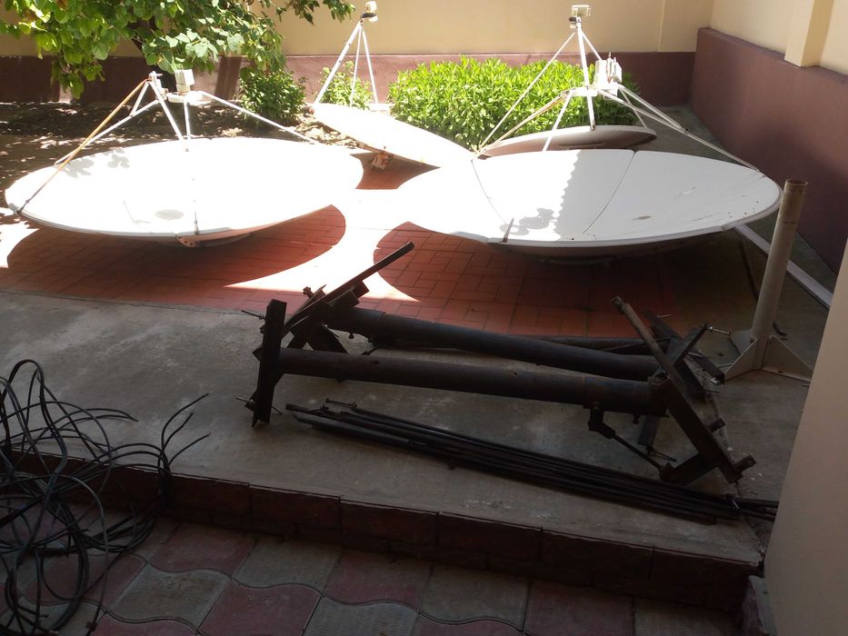 Спутниковый тюнер Openbox 730PVR(есть также параболическая антенна)