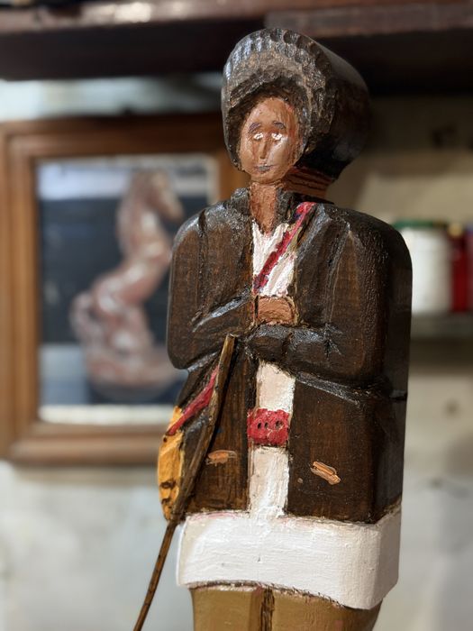 Sculptura manuala fin lemn