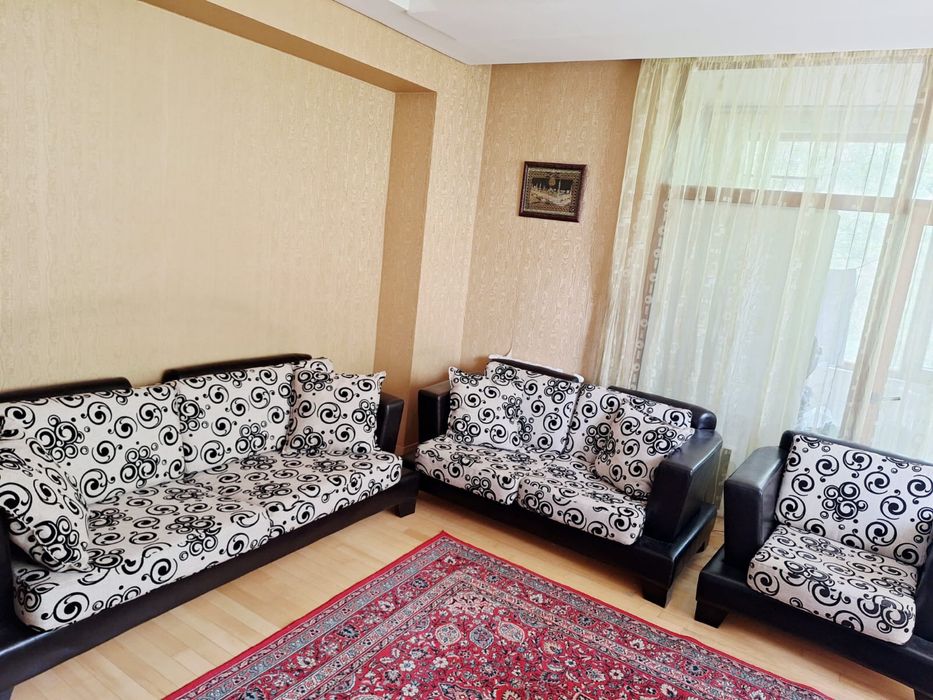 Продам Диван не раскладной