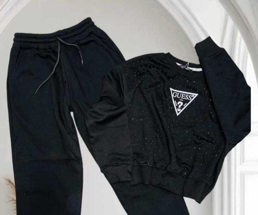 Черен екип ватиран