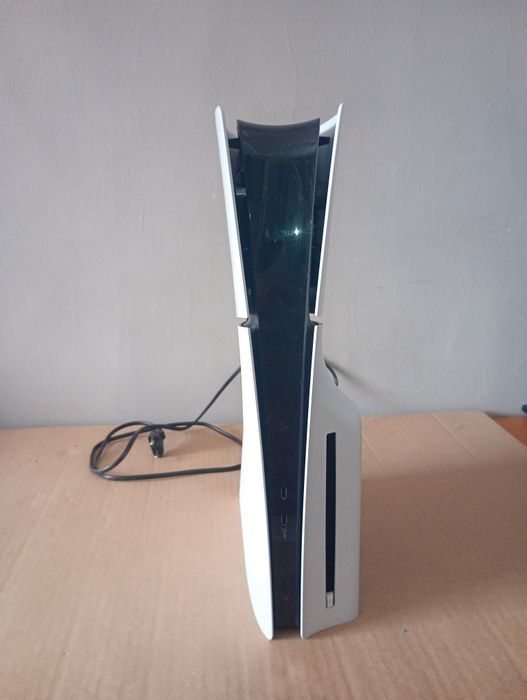 Плейстейшън 5 Slim