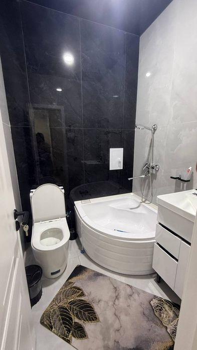 Продаю квартиру Яшнабадский р-он ул. Иззат Новостройка 1-ком 2-этаж 8-