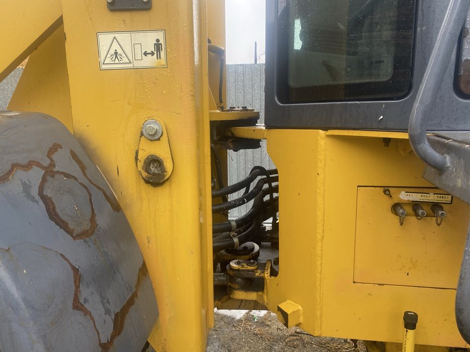 Продам погрусчик  xcmg