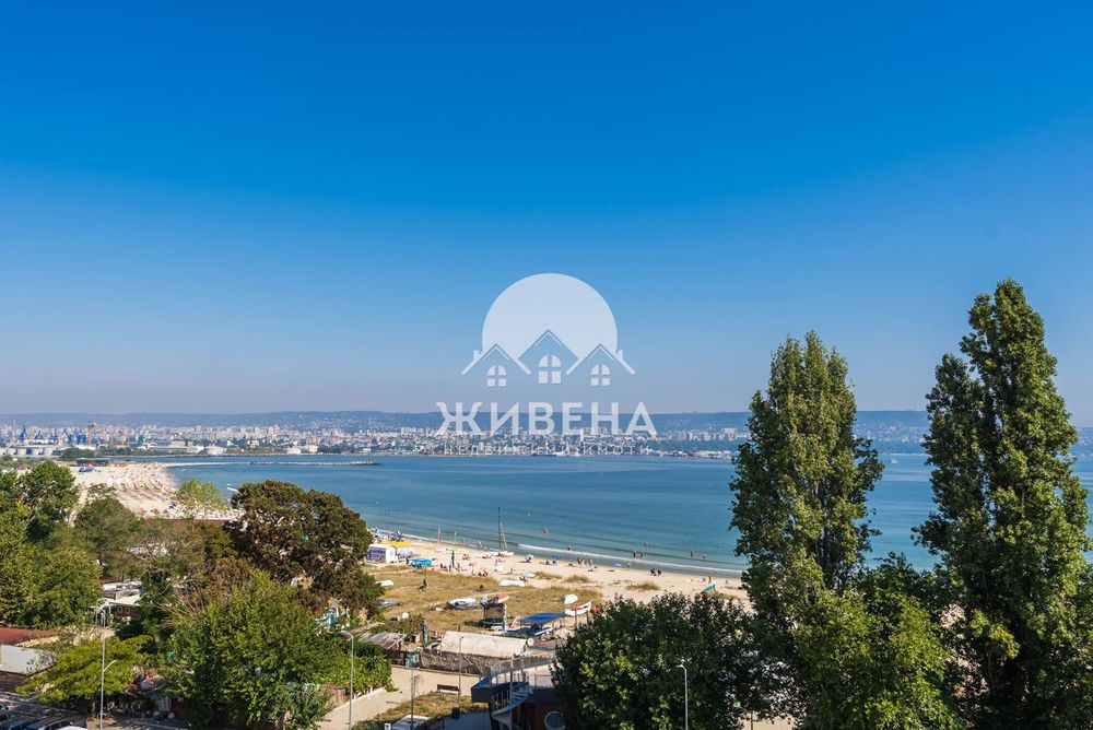 Продавам 2-стаен апартамент, кв. Аспарухово, площ 196 кв.м