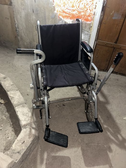 инвалидная коляска