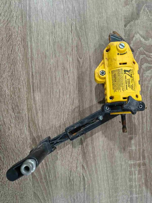 Винтоверт  DeWalt и приставка за рязане на ламарина!