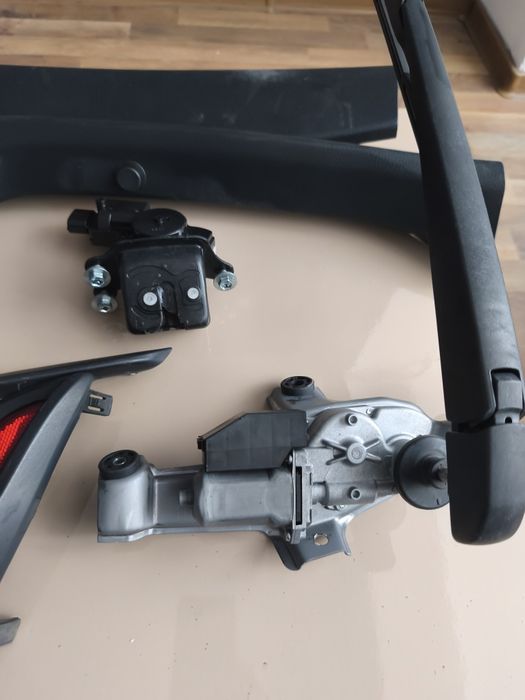 Piese Toyota CHR lunetă .sensori spate