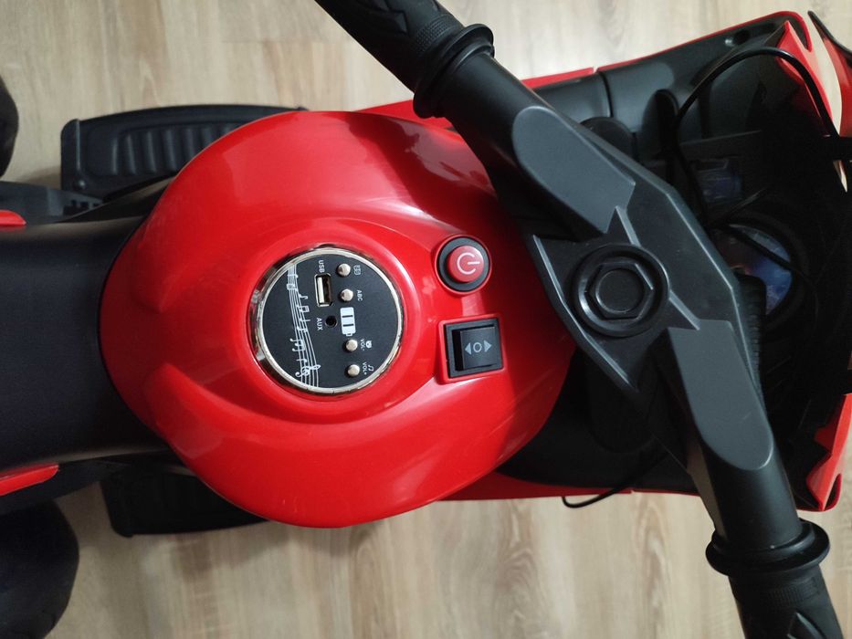 Vând motocicletă!!