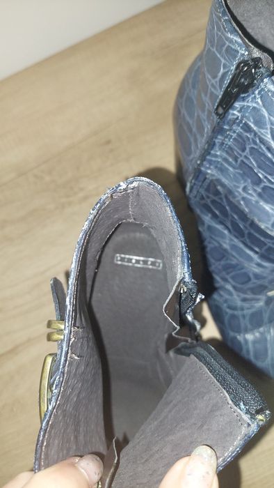 Ghete Sisley cu toc bloc