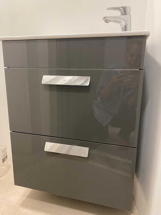 Lavoar baie cu mobilier Roca + baterie Grohe