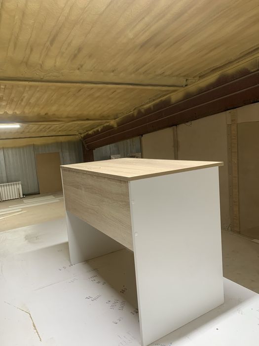 Продам стол новый