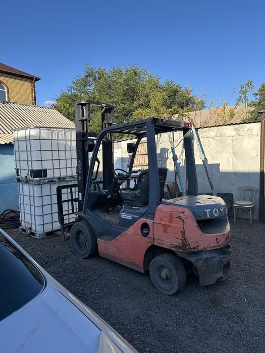 Вилочный погрузчик кара