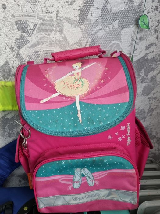 Продам школьные рюкзаки