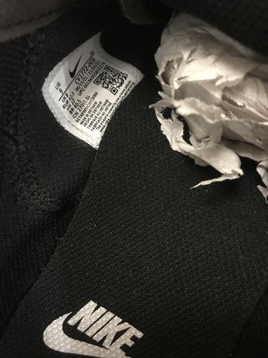 Кроссовки ориг Nike React Live 41.5 ru size