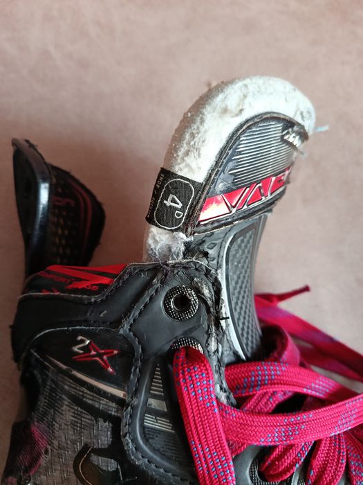 Коньки хоккейные Bauer