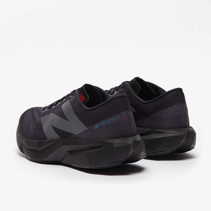 Нови мъжки маратонки New Balance Fuelcell Rebel V4 Black