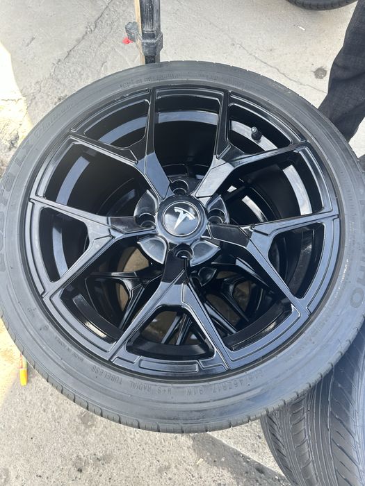 Nev fason qora glansivey r17