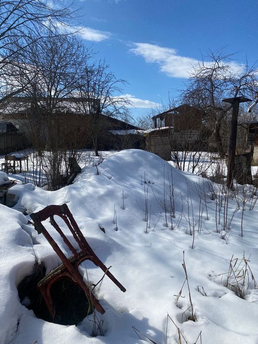 Se vinde teren și construcție 800m