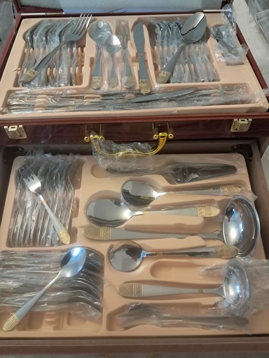 Set de tacâmuri auri arginti 84 piese de 12 persoane