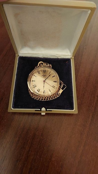 Карманныe часы продаётся