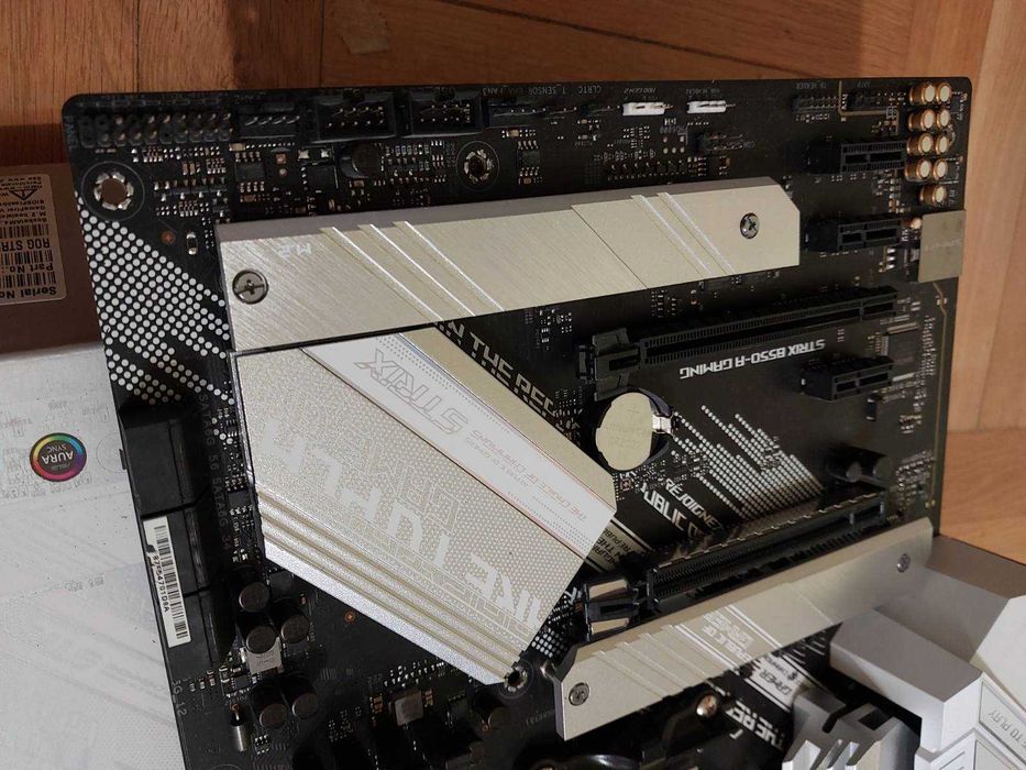 AMD Ryzen 7 5800X3D + Asus Rog Strix B550-A Gaming
