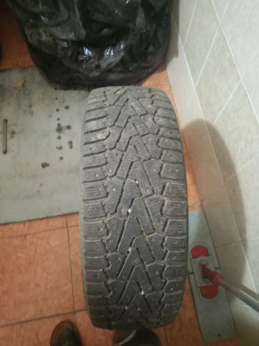 Продам зимние шины 17 размер