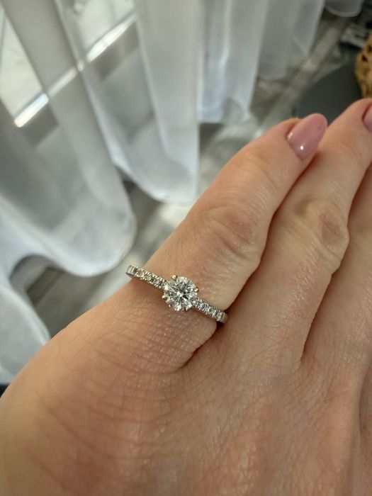 Inel de logodnă Teilor din aur alb 18K cu diamant natural – certificat, factură și cutii originale