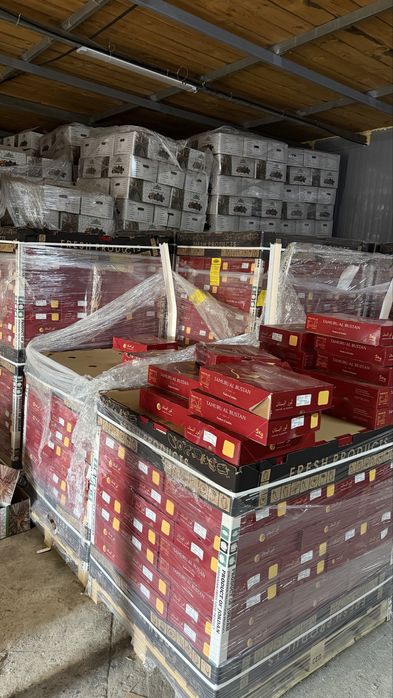 Финики, хурма, рамадан, склад.