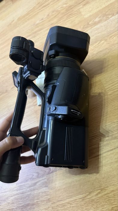 Sony HDR-AX2000E cu defect / schimb