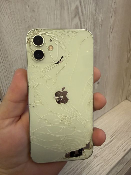 Vand iphone 12 de 128 gb
