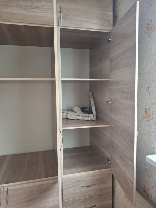 Продам шкаф и прихожку