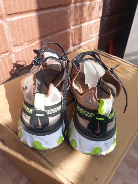 Продам кроссовки Nike